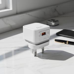 OM418 - Travel Charger